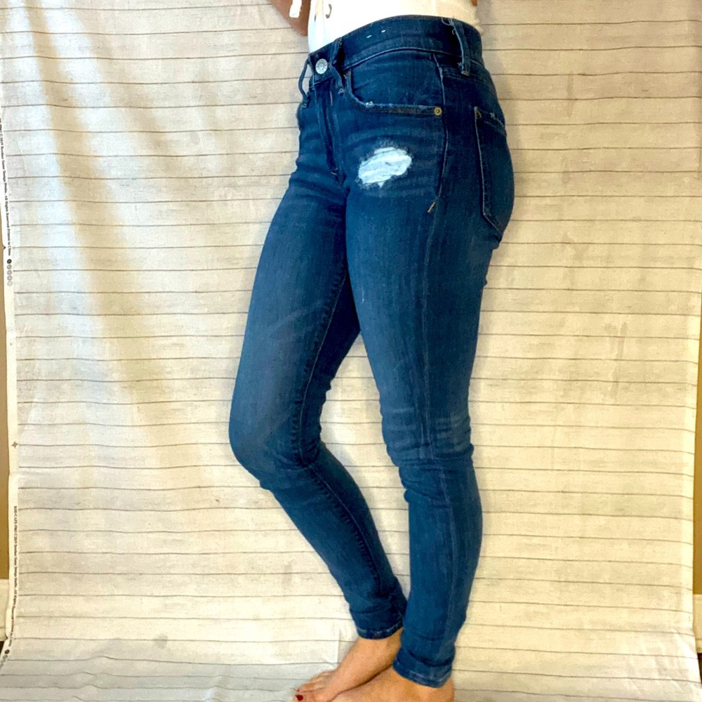 . Like new Express mid rise skinny jeans size 00R